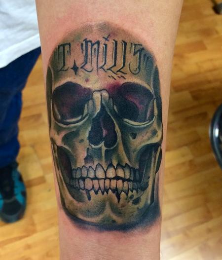 Mike Riedl - Realistic color skull tattoo, Mike Riedl Art Junkies tattoo 
